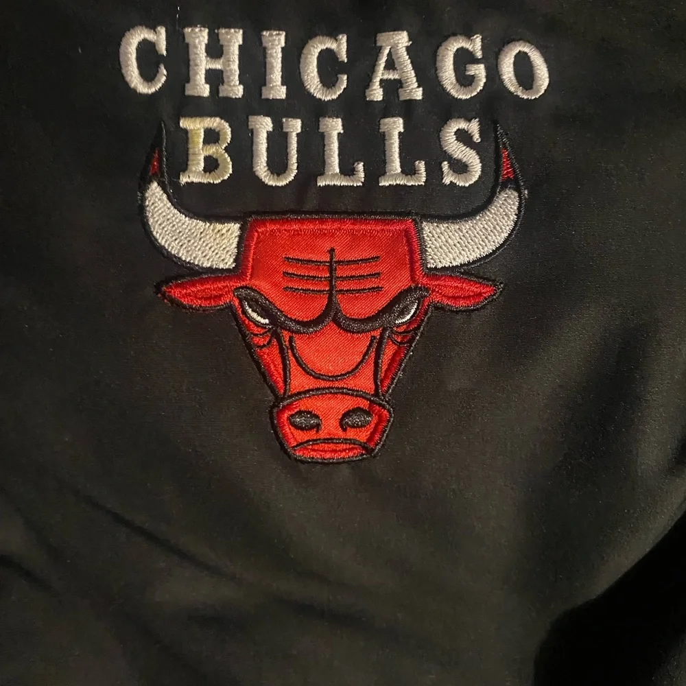 Bulls reversible vest great condition - Picture 3 of 3